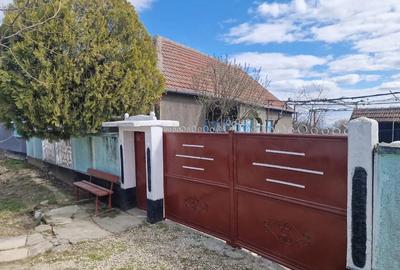 Casă cu 2 camere cu Teren 1374 Mp în Iosia - 10