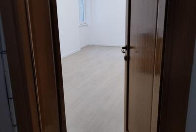 Spațiu comercial, de 29.03 mp, în Romană