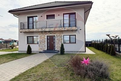 Casă cu 5 camere cu Teren 600 Mp în Apahida