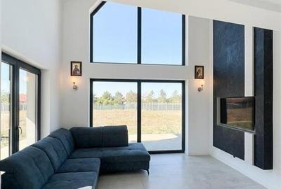Casă cu 5 camere cu Teren 492 Mp în Cihei