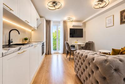 Apartament cu 3 camere semidecomandat, mobilat în Central - 1