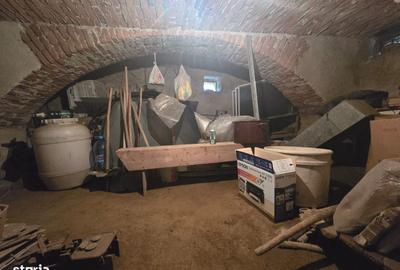Casă cu 4 camere în Arpașu de Jos - 1