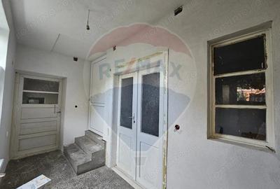 Casă cu 3 camere cu Teren 475 Mp în Central - 12