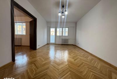 Apartament cu 3 camere semidecomandat în Dorobanți