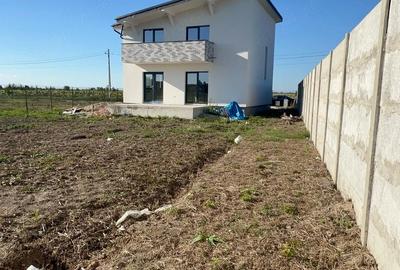 Casă cu 3 camere cu Teren 700 Mp în Vetiș