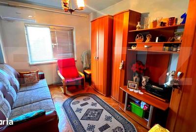 Apartament cu 4 camere decomandat în Central