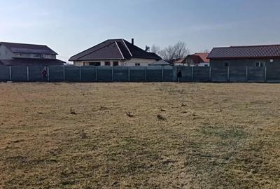 Teren de 646 mp, în Sânmihaiu Român