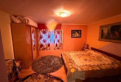 Casă cu 4 camere cu Teren 500 Mp în Central