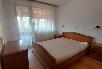 Apartament cu 3 camere semidecomandat în Brâncoveanu