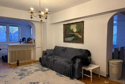 Apartament cu 2 camere semidecomandat, mobilat în Unirii