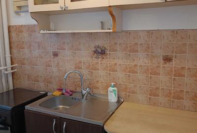 Apartament cu 3 camere în Brâncoveanu