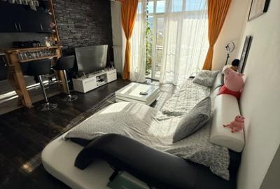 Apartament cu 3 camere semidecomandat în Florești