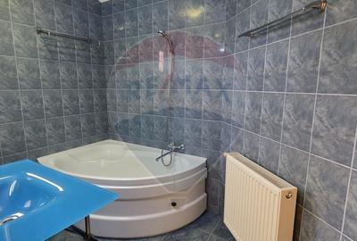 Casă cu 4 camere în Valea