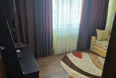 Apartament cu 3 camere decomandat în Precista
