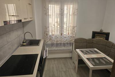 Apartament cu 3 camere decomandat în Central - 3