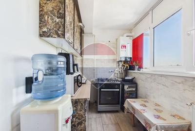 Apartament cu 2 camere semidecomandat în Olteniței