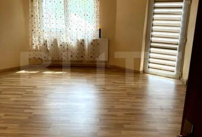 Casă cu 4 camere cu Teren 1480 Mp în Brădești - 3
