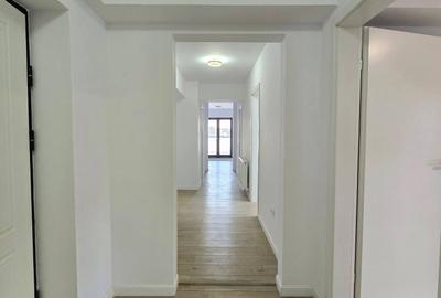 Apartament cu 4 camere decomandat în Dobroești