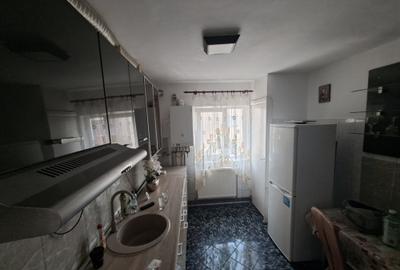 Apartament cu 2 camere semidecomandat în Dâmbovița - 4