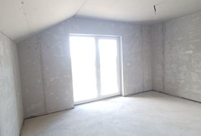 Casă cu 3 camere cu Teren 540 Mp în Vladimirescu