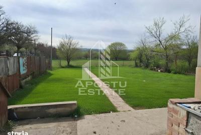 Casă cu 3 camere cu Teren 400 Mp în Plopi