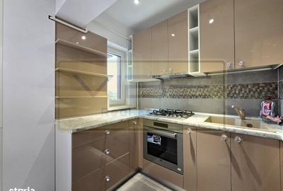 Apartament cu 3 camere semidecomandat în Alexandru cel Bun