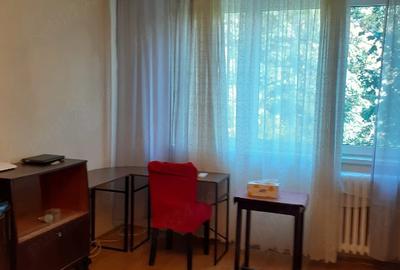 Apartament cu 3 camere semidecomandat în Politehnica