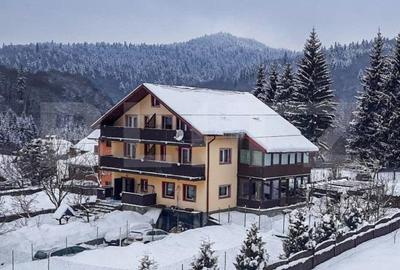 Casă individuală cu 8 camere cu Teren 1000 Mp în Sud - 1