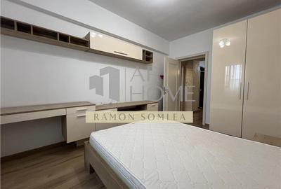 Apartament cu 3 camere decomandat, mobilat în 9 Mai - 9