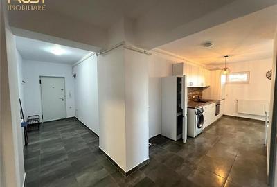 Apartament cu 3 camere decomandat în Sud