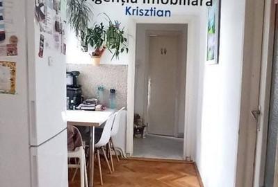 Apartament cu 3 camere decomandat în Micro 15 - 2