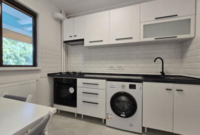 Apartament cu 2 camere semidecomandat, mobilat în 1 Mai