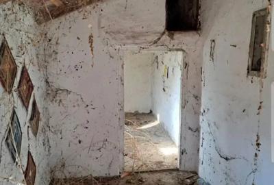 Casă cu Teren 1988 Mp în Central