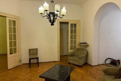 Apartament cu 5 camere în Aviatorilor
