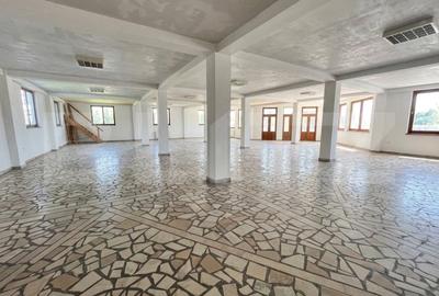 Spațiu comercial, de 305 mp, în Sud