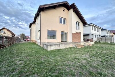 Duplex cu 3 camere cu Teren 443 Mp în Moșnița Nouă - 1