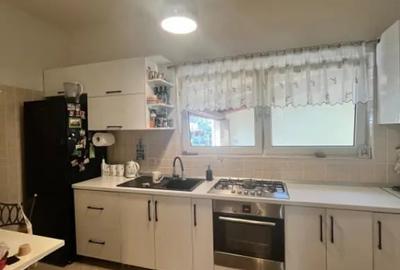 Casă cu 4 camere cu Teren 400 Mp în Central