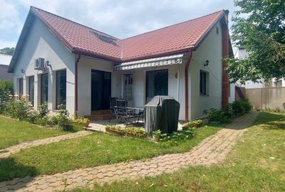 Casă cu 4 camere cu Canalizare în Energiei