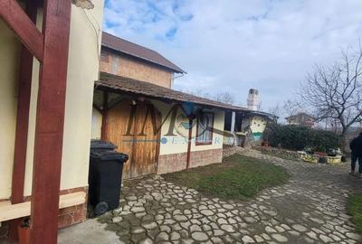 Casă cu 4 camere cu Teren 640 Mp în Central - 2