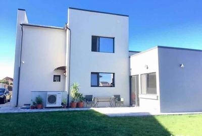 Casă cu 5 camere cu Teren 510 Mp în Malu Mare - 2