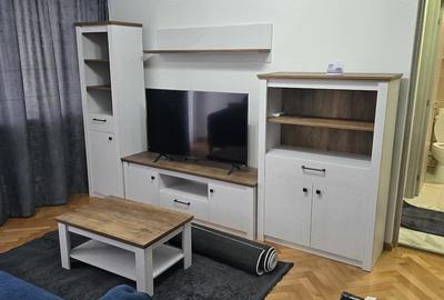 Apartament cu 3 camere semidecomandat în Central
