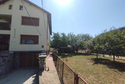 Casă cu 8 camere cu Teren 450 Mp în Central - 2