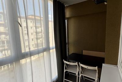 Garsonieră decomandată în Apărătorii Patriei