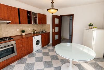 Apartament cu 4 camere decomandat în Unirii
