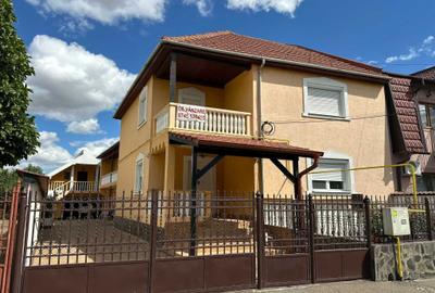 Casă cu 4 camere în Exterior Vest