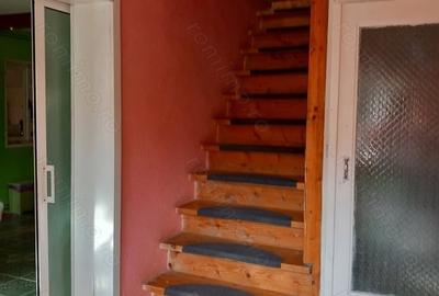Casă cu 6 camere cu Teren 530 Mp în Măneciu - 2