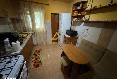 Apartament cu 4 camere decomandat în Traian