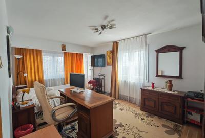 Casă cu 6 camere cu Teren 400 Mp în Central