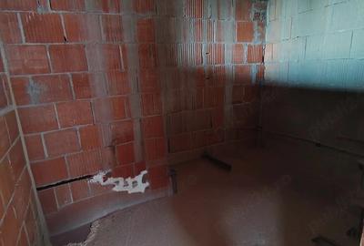 Casă cu 5 camere cu Teren 1600 Mp în Central - 5