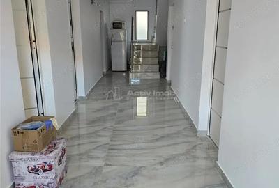 Casă cu 10 camere cu Teren 400 Mp în Nord